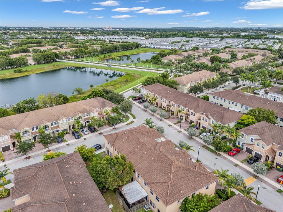 For Sale: $345,000 (3 beds, 2 baths, 1731 Square Feet)