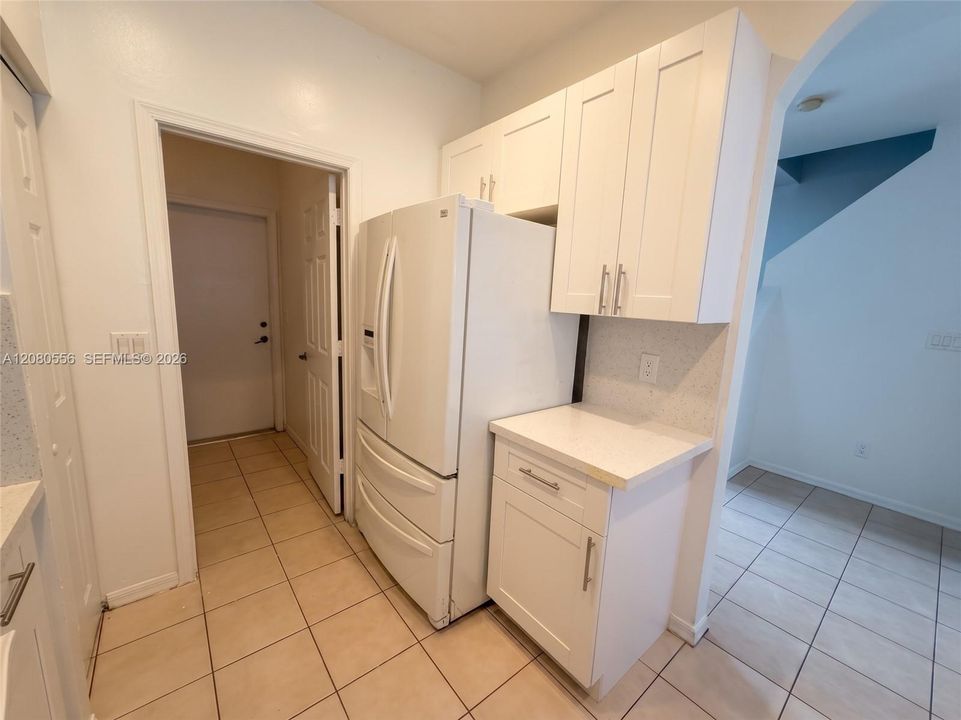 В аренду: $2,700 (3 спален, 2 ванн, 1309 Квадратных фут)