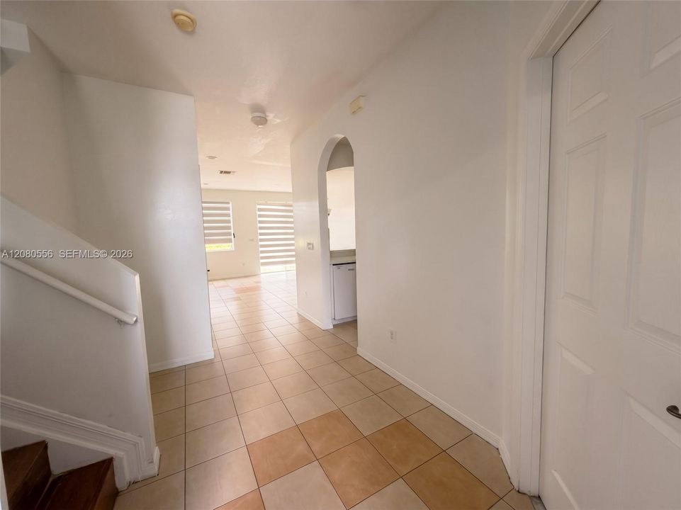 В аренду: $2,700 (3 спален, 2 ванн, 1309 Квадратных фут)