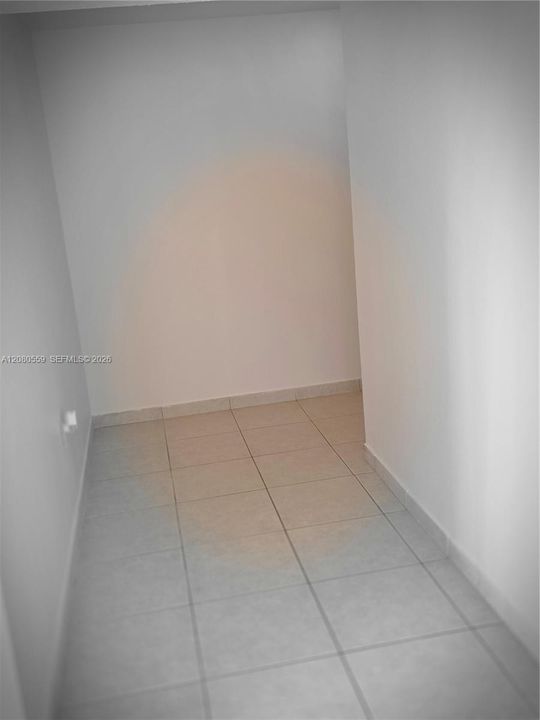 SPACIOUS FOYER ENTRANCE