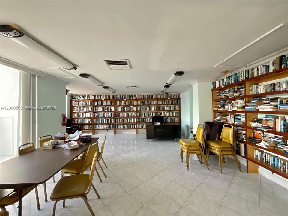 В аренду: $2,600 (2 спален, 2 ванн, 1300 Квадратных фут)