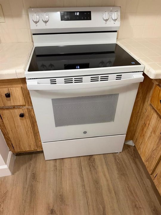 For Rent: $1,825 (2 beds, 2 baths, 820 Square Feet)