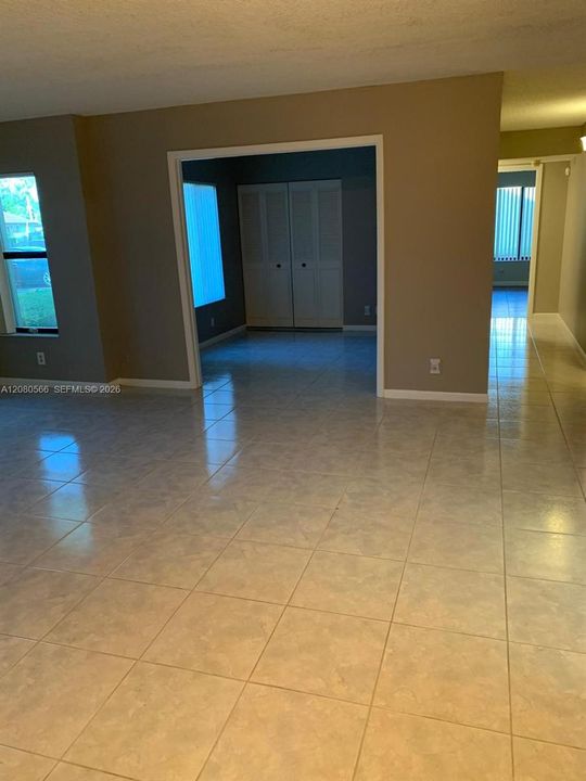En Venta: $269,900 (3 camas, 2 baños, 1254 Pies cuadrados)