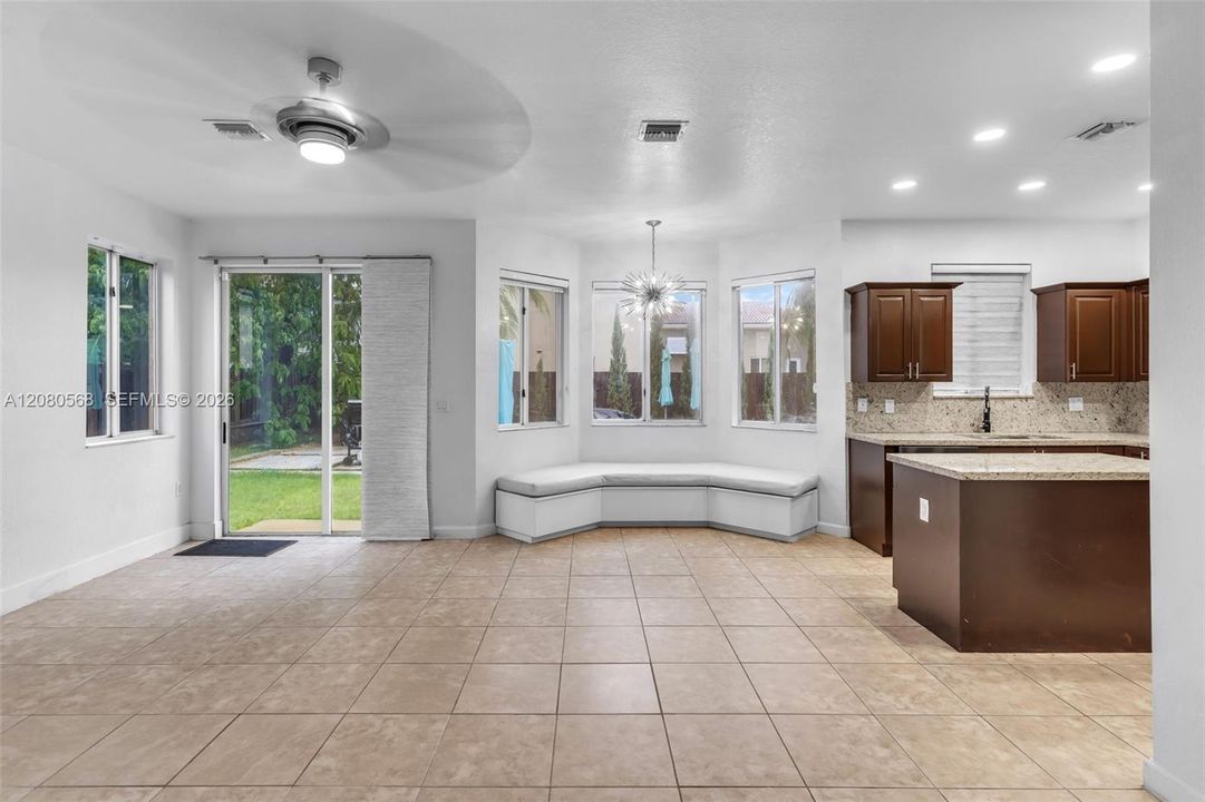For Sale: $675,000 (4 beds, 3 baths, 2578 Square Feet)