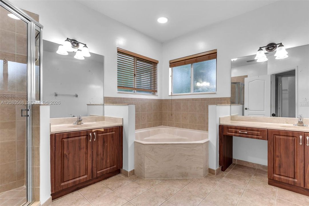 For Sale: $675,000 (4 beds, 3 baths, 2578 Square Feet)