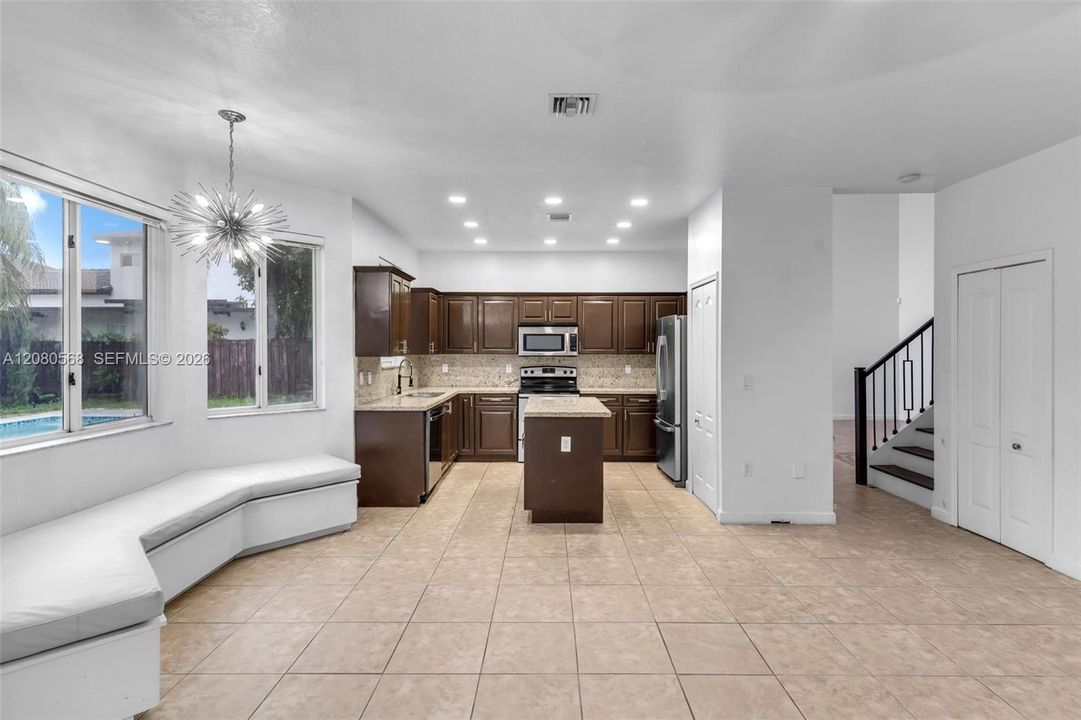 For Sale: $675,000 (4 beds, 3 baths, 2578 Square Feet)