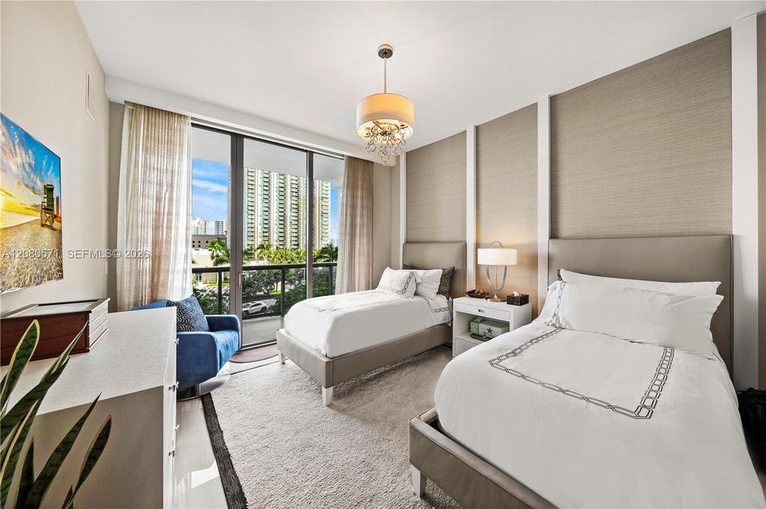 For Sale: $2,400,000 (3 beds, 4 baths, 2559 Square Feet)