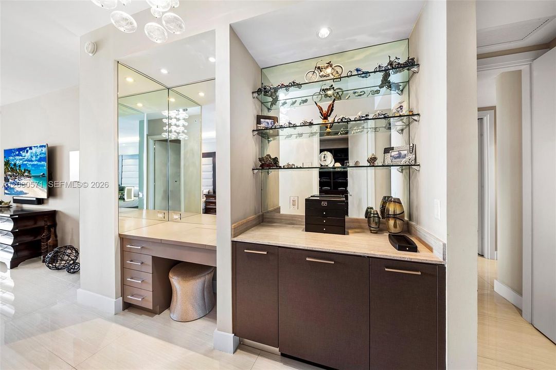 For Sale: $2,400,000 (3 beds, 4 baths, 2559 Square Feet)