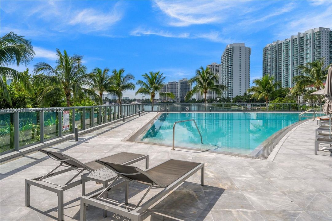 For Sale: $2,400,000 (3 beds, 4 baths, 2559 Square Feet)