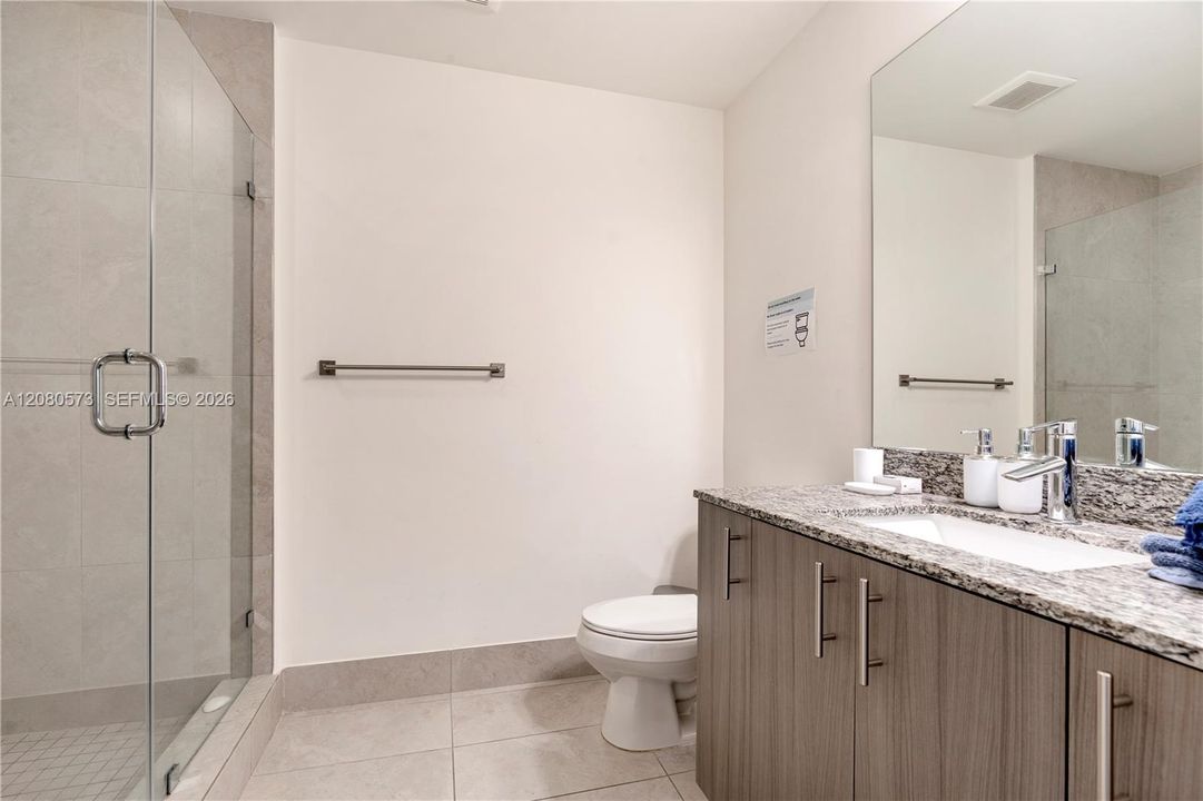 For Rent: $2,500 (0 beds, 1 baths, 430 Square Feet)