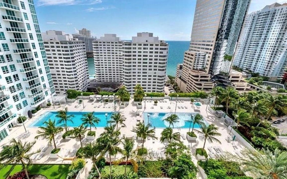 For Rent: $2,800 (1 beds, 1 baths, 702 Square Feet)