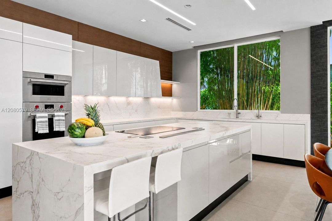 For Sale: $10,500,000 (7 beds, 6 baths, 5851 Square Feet)