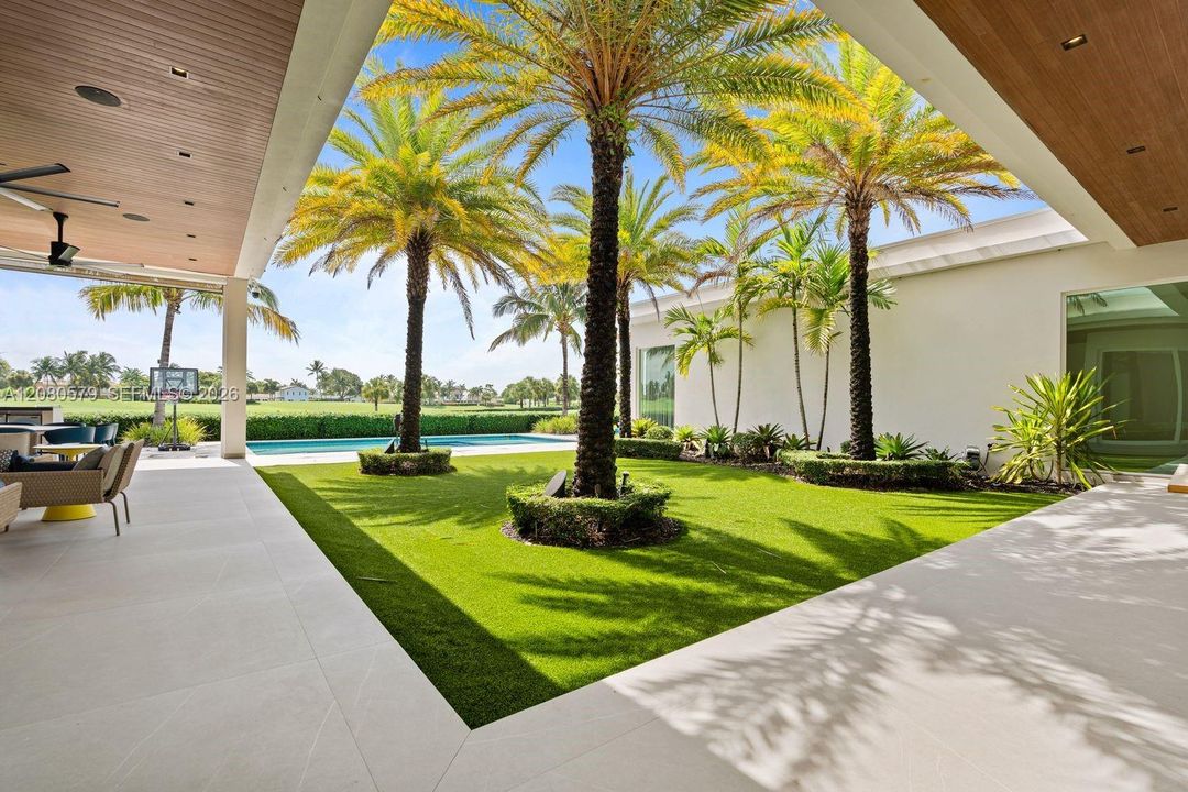 For Sale: $10,500,000 (7 beds, 6 baths, 5851 Square Feet)