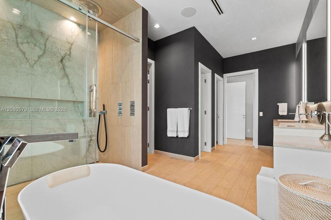 For Sale: $10,500,000 (7 beds, 6 baths, 5851 Square Feet)