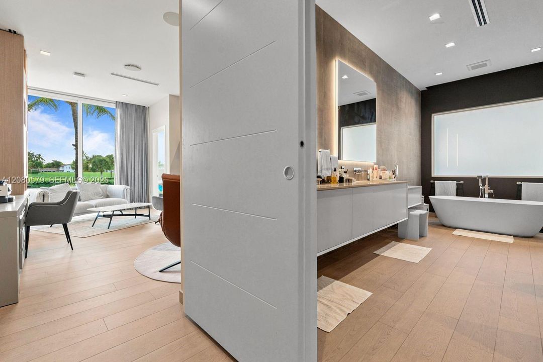 For Sale: $10,500,000 (7 beds, 6 baths, 5851 Square Feet)