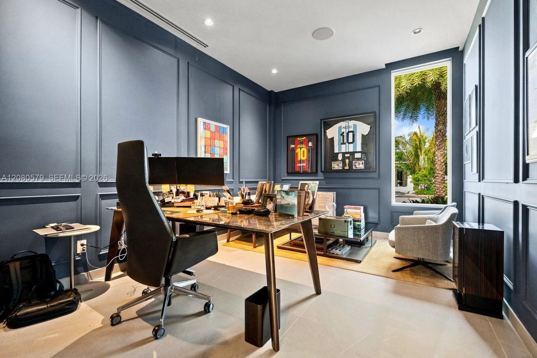 For Sale: $10,500,000 (7 beds, 6 baths, 5851 Square Feet)
