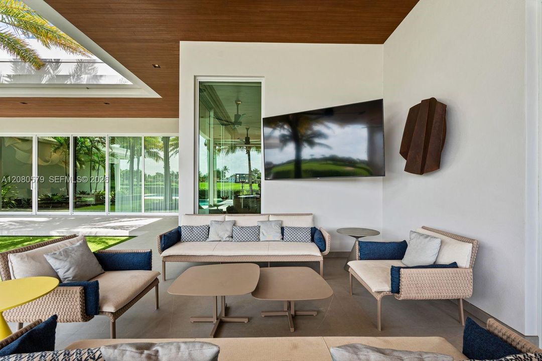 For Sale: $10,500,000 (7 beds, 6 baths, 5851 Square Feet)