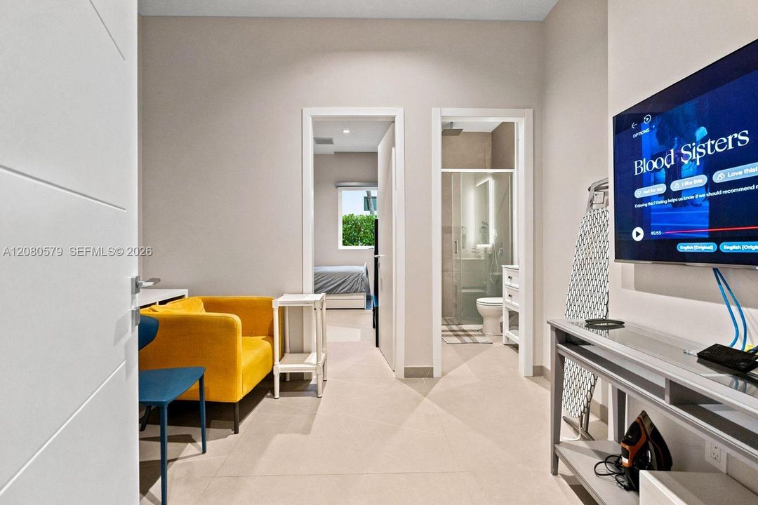 For Sale: $10,500,000 (7 beds, 6 baths, 5851 Square Feet)