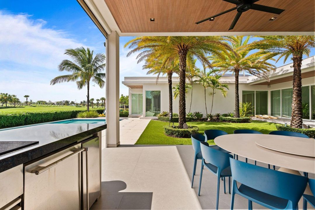 For Sale: $10,500,000 (7 beds, 6 baths, 5851 Square Feet)