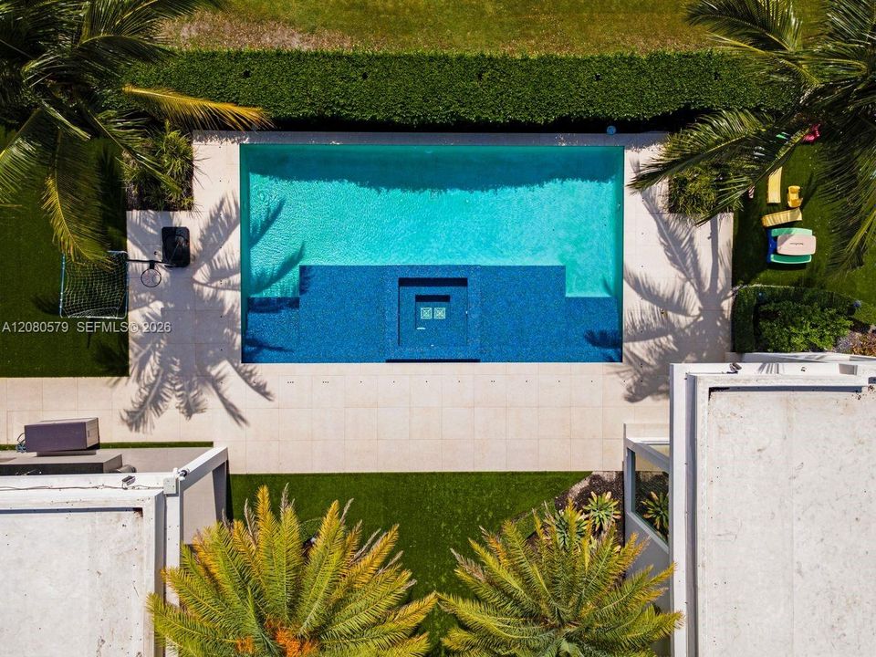 For Sale: $10,500,000 (7 beds, 6 baths, 5851 Square Feet)