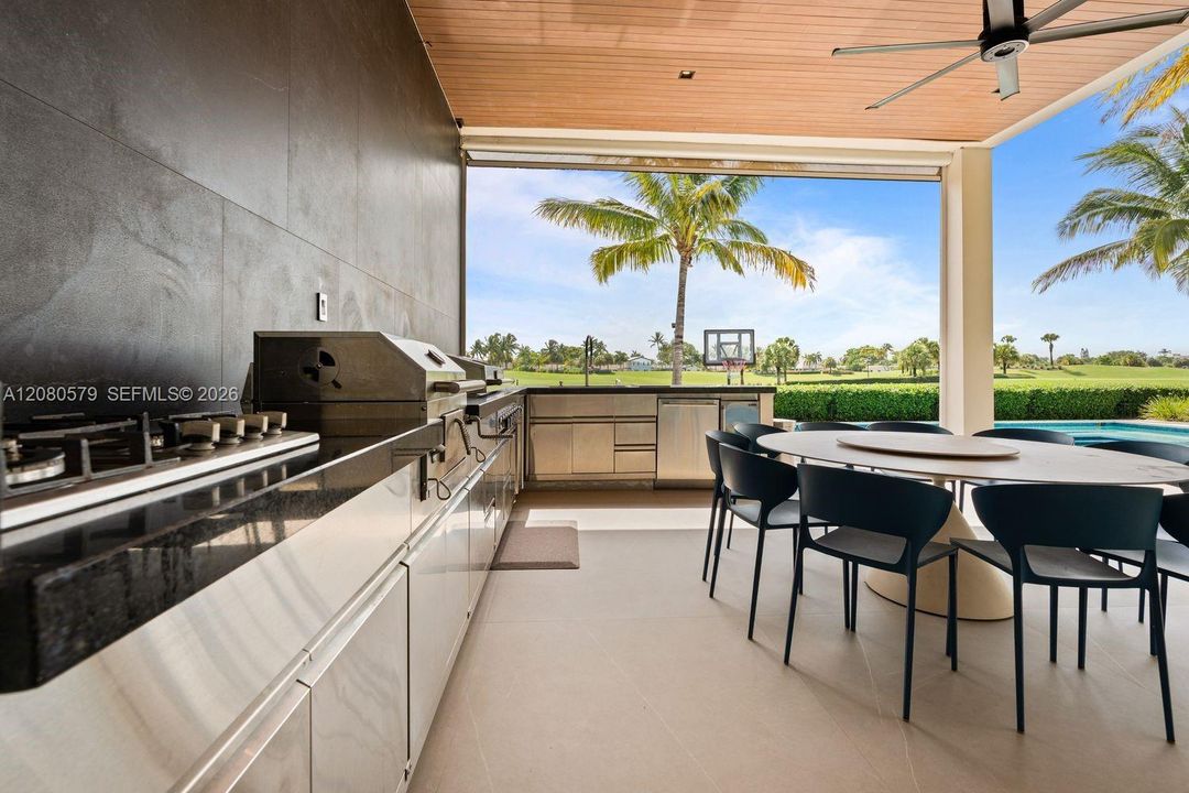 For Sale: $10,500,000 (7 beds, 6 baths, 5851 Square Feet)