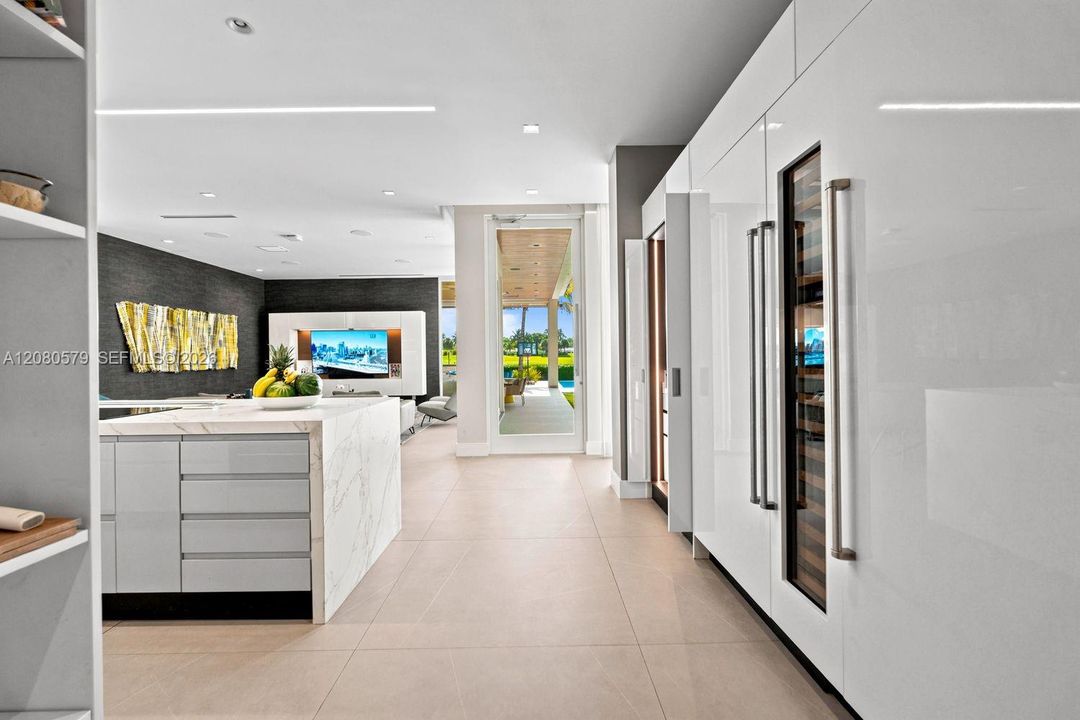 For Sale: $10,500,000 (7 beds, 6 baths, 5851 Square Feet)