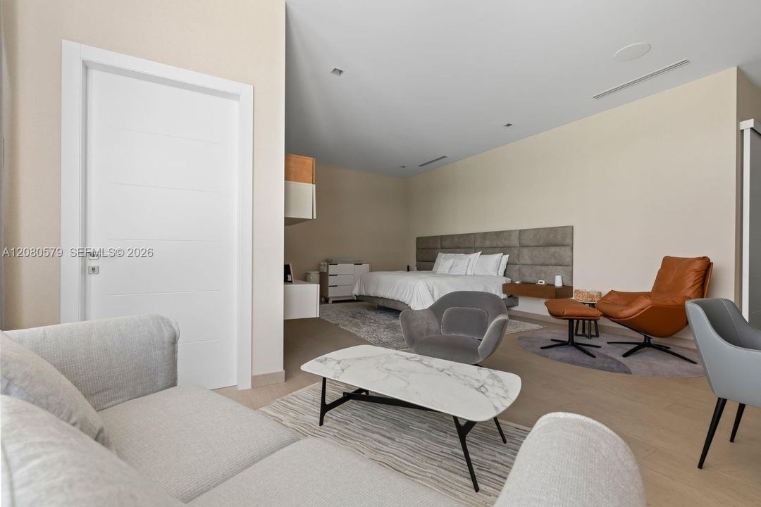 For Sale: $10,500,000 (7 beds, 6 baths, 5851 Square Feet)