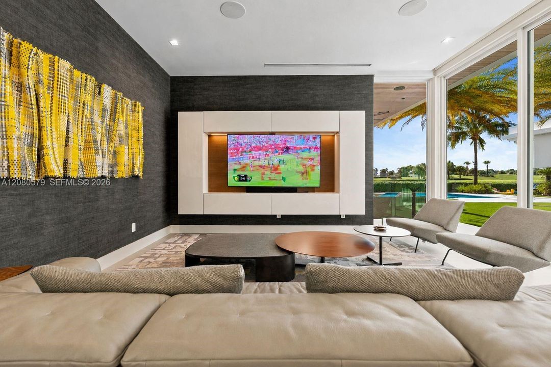 For Sale: $10,500,000 (7 beds, 6 baths, 5851 Square Feet)