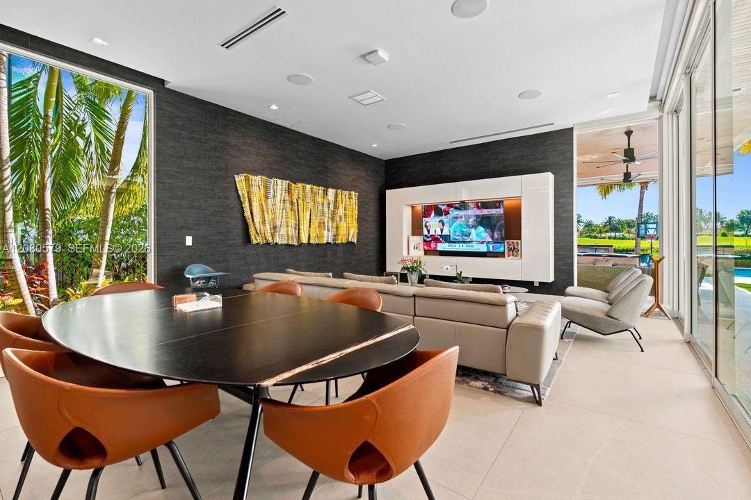 For Sale: $10,500,000 (7 beds, 6 baths, 5851 Square Feet)