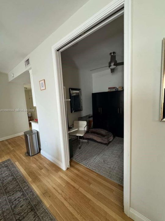For Sale: $300,000 (1 beds, 2 baths, 720 Square Feet)