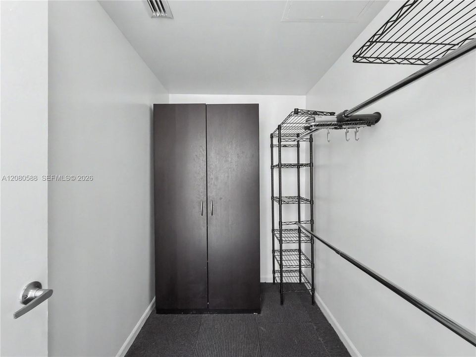 For Rent: $4,795 (2 beds, 2 baths, 1180 Square Feet)