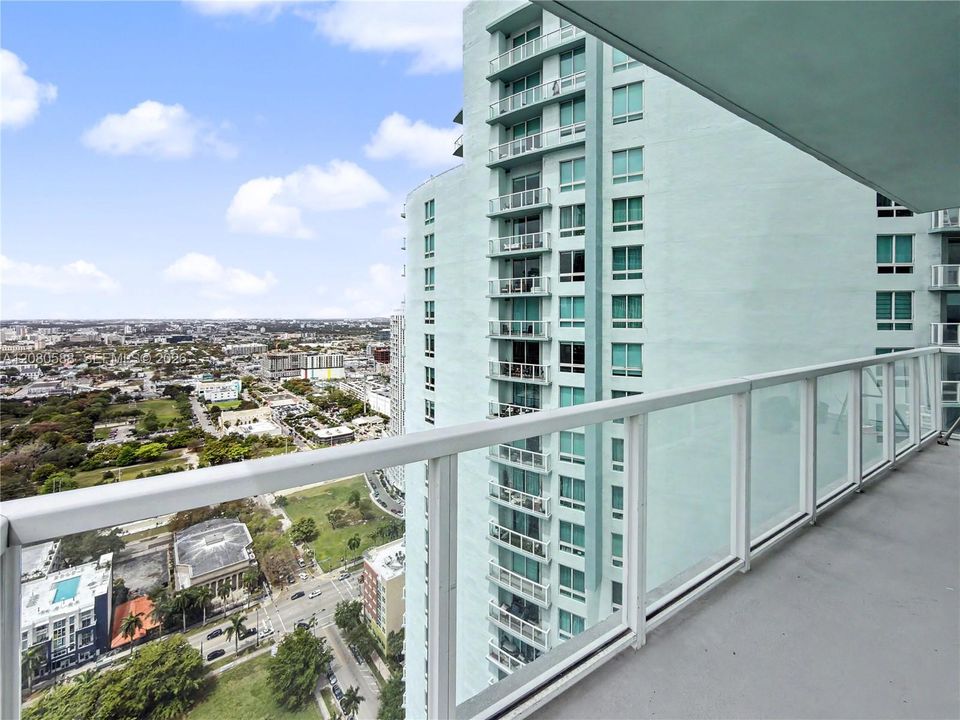 For Rent: $4,795 (2 beds, 2 baths, 1180 Square Feet)