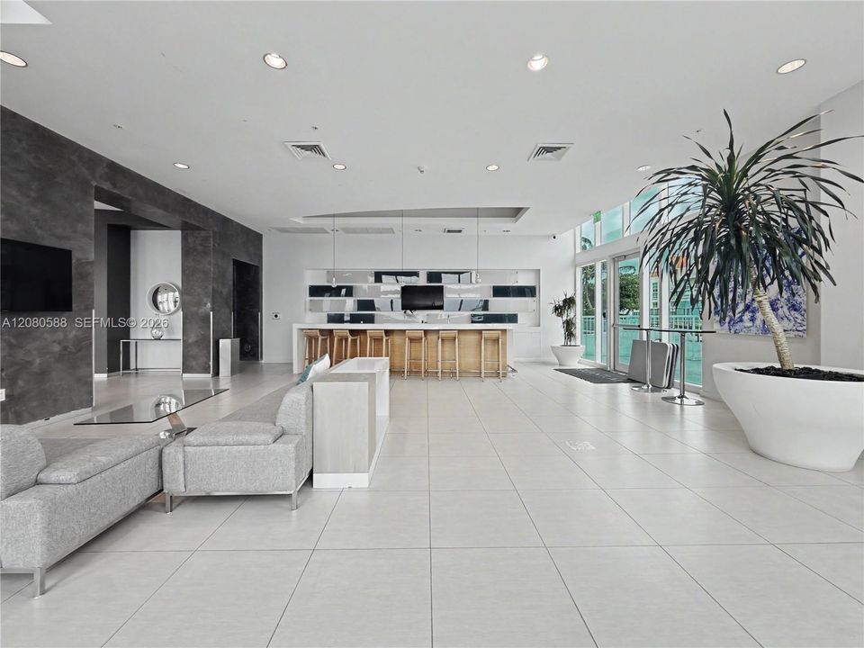 For Rent: $4,795 (2 beds, 2 baths, 1180 Square Feet)