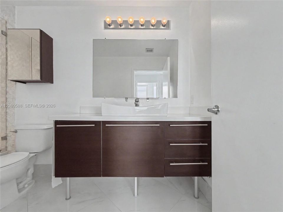 For Rent: $4,795 (2 beds, 2 baths, 1180 Square Feet)