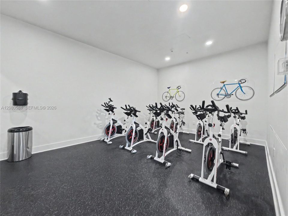 For Rent: $4,795 (2 beds, 2 baths, 1180 Square Feet)