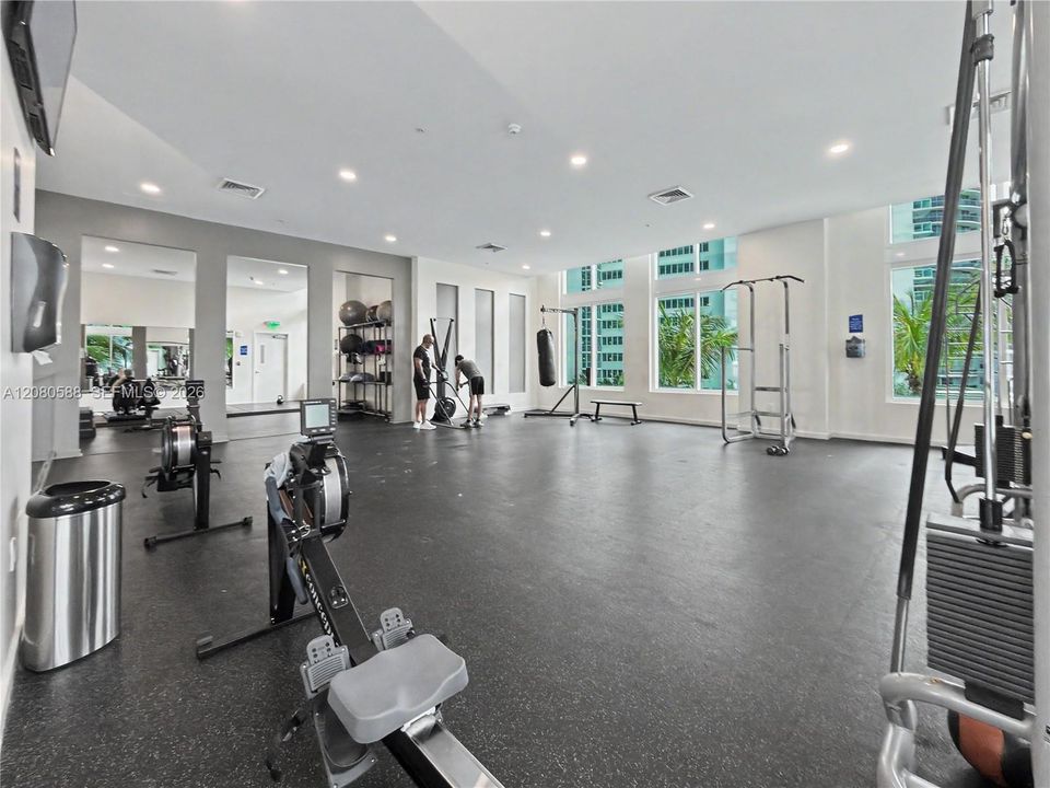 For Rent: $4,795 (2 beds, 2 baths, 1180 Square Feet)