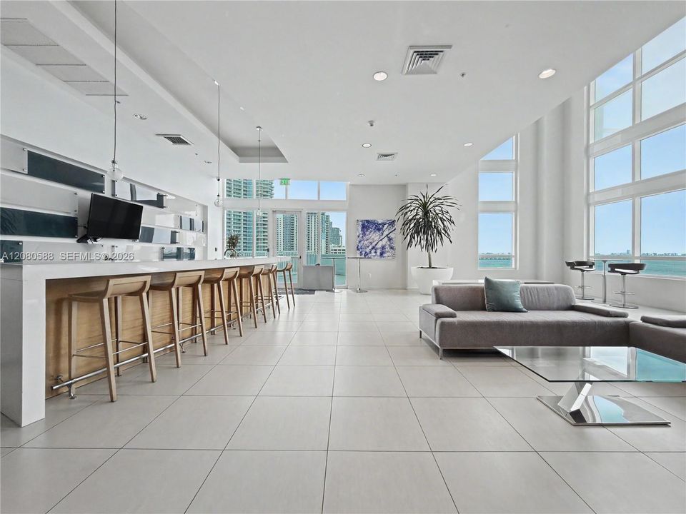 For Rent: $4,795 (2 beds, 2 baths, 1180 Square Feet)