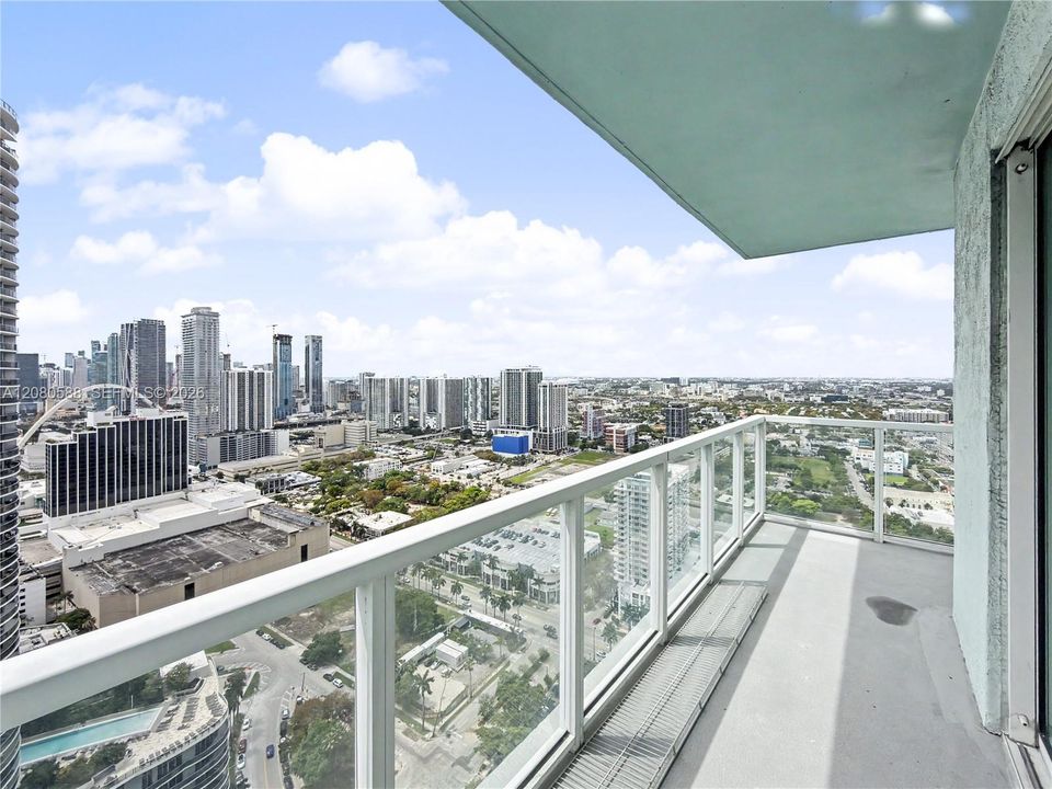 For Rent: $4,795 (2 beds, 2 baths, 1180 Square Feet)