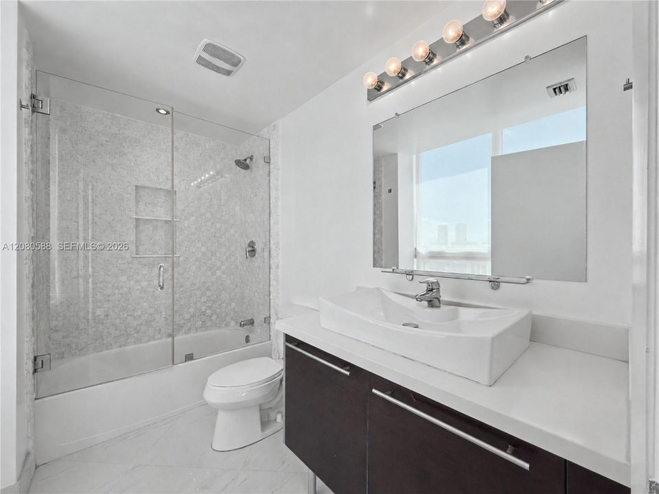 For Rent: $4,795 (2 beds, 2 baths, 1180 Square Feet)