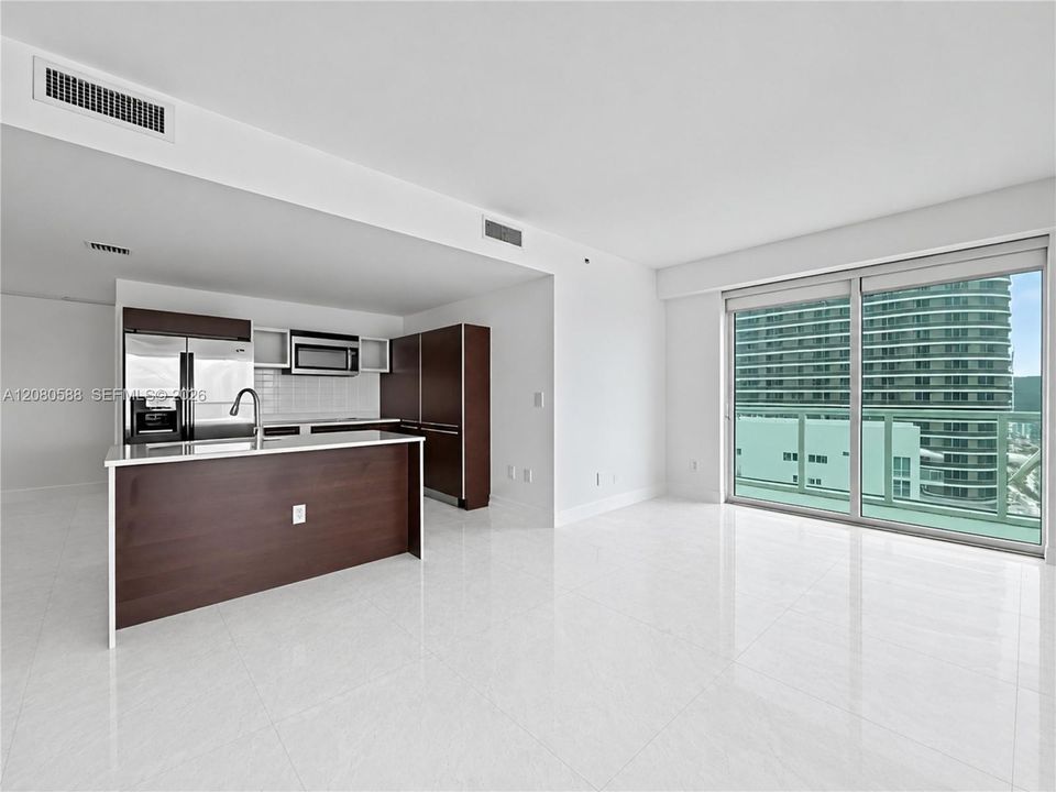 For Rent: $4,795 (2 beds, 2 baths, 1180 Square Feet)