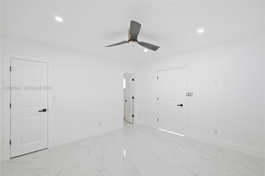 En Venta: $687,000 (3 camas, 2 baños, 1454 Pies cuadrados)