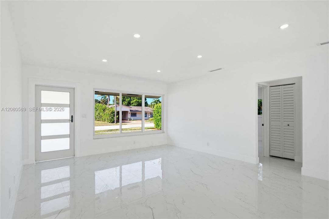 En Venta: $687,000 (3 camas, 2 baños, 1454 Pies cuadrados)