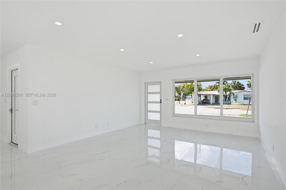 En Venta: $687,000 (3 camas, 2 baños, 1454 Pies cuadrados)