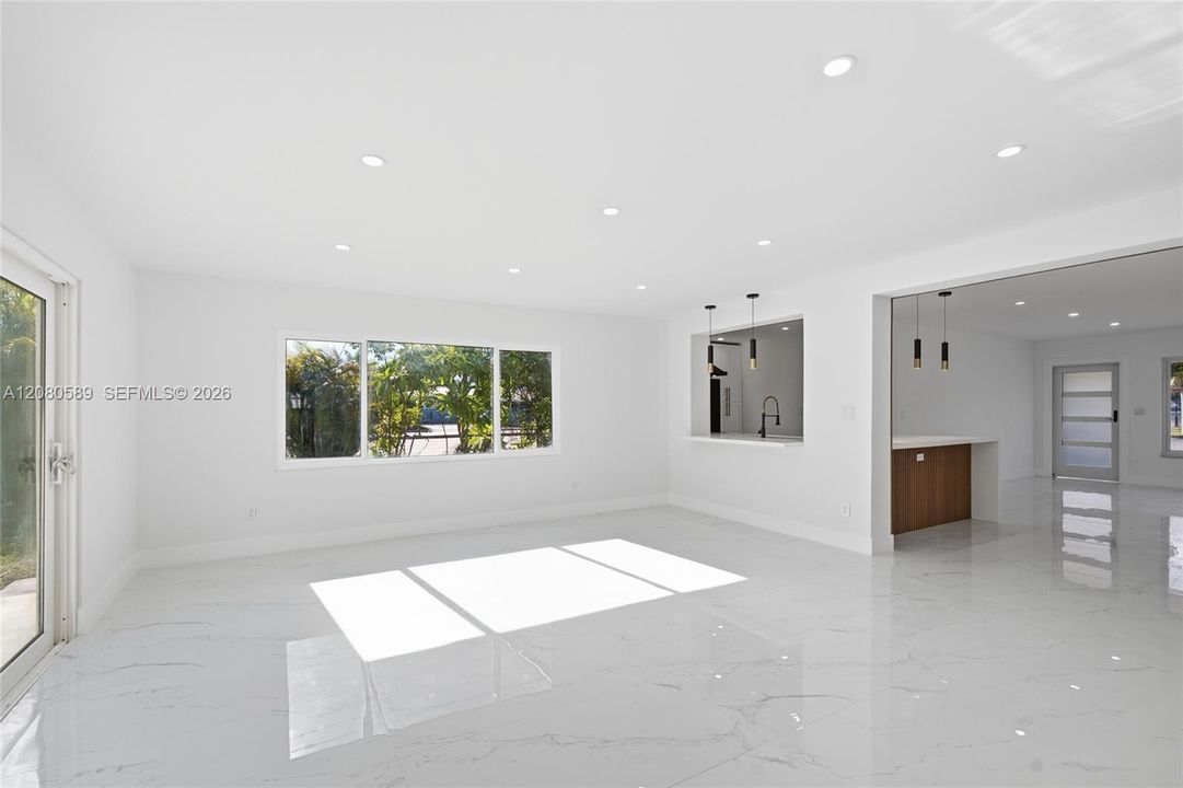 En Venta: $687,000 (3 camas, 2 baños, 1454 Pies cuadrados)