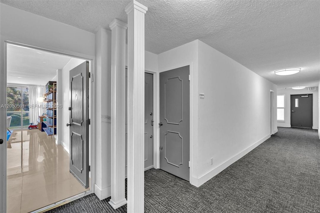 For Rent: $3,250 (1 beds, 1 baths, 1200 Square Feet)