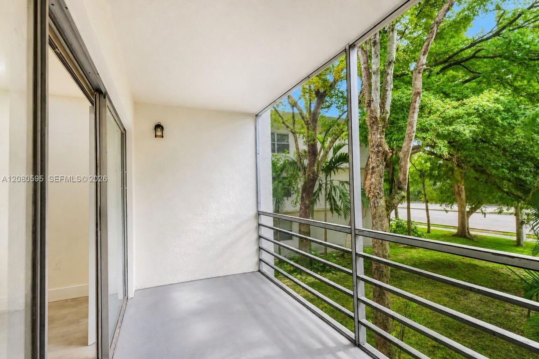 For Rent: $2,000 (2 beds, 2 baths, 1252 Square Feet)