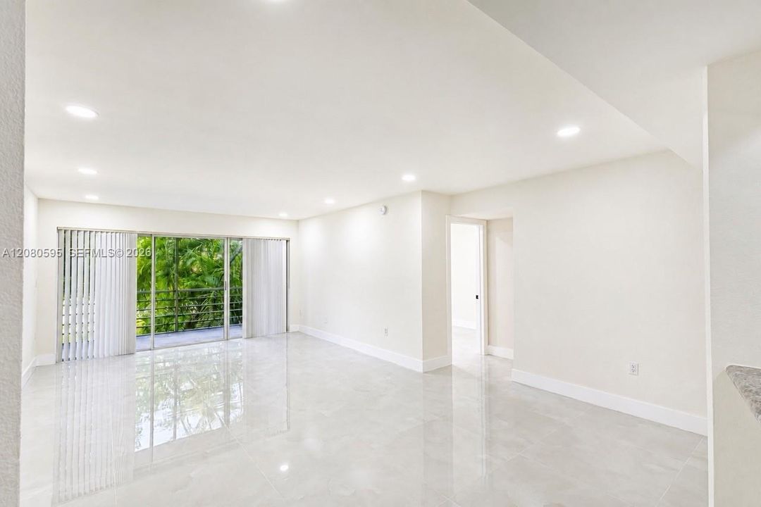 For Rent: $2,000 (2 beds, 2 baths, 1252 Square Feet)