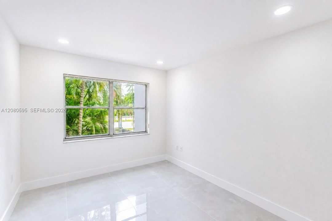 For Rent: $2,000 (2 beds, 2 baths, 1252 Square Feet)