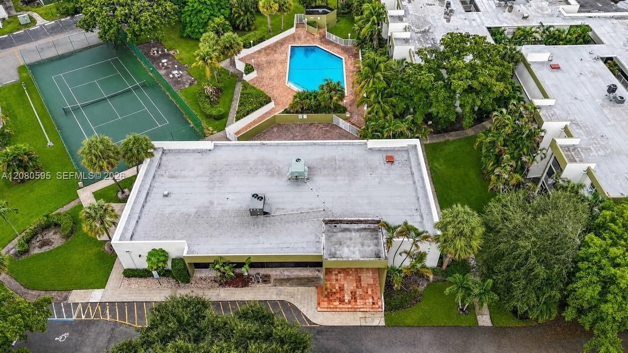 For Rent: $2,000 (2 beds, 2 baths, 1252 Square Feet)