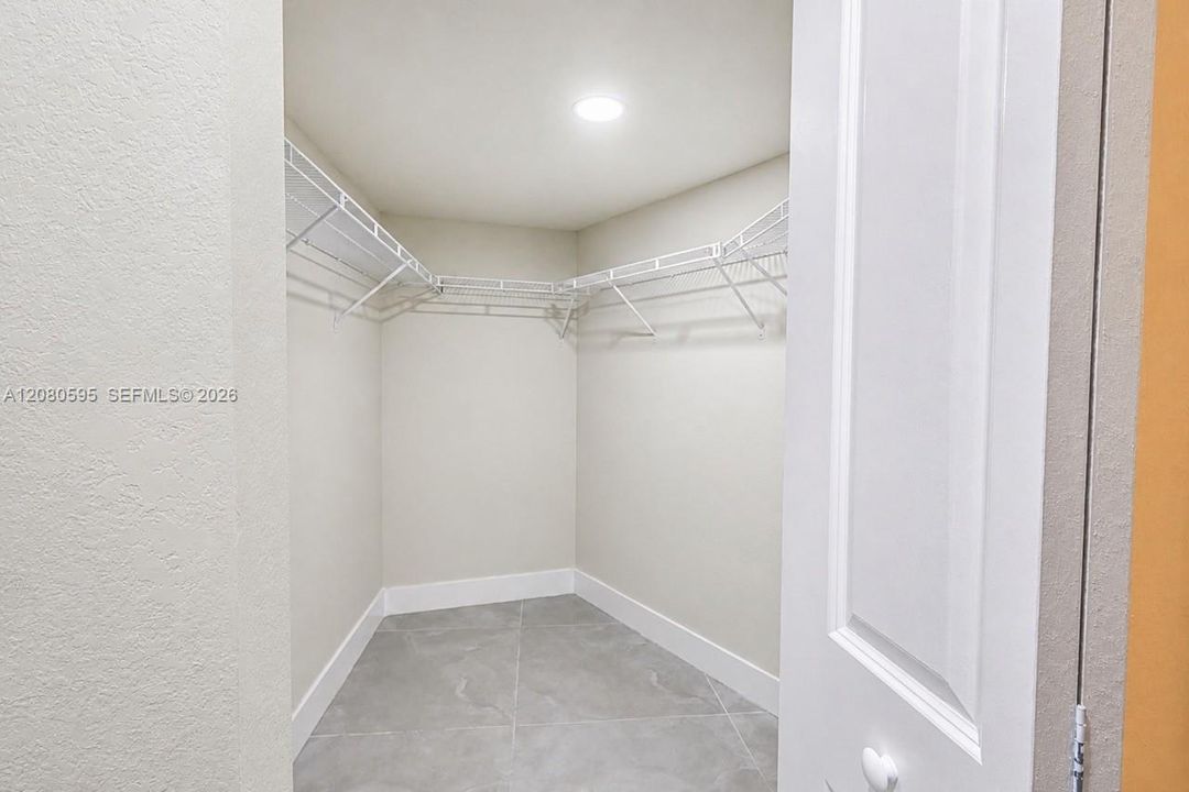 For Rent: $2,000 (2 beds, 2 baths, 1252 Square Feet)